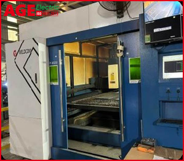 Máy cắt thép CNC